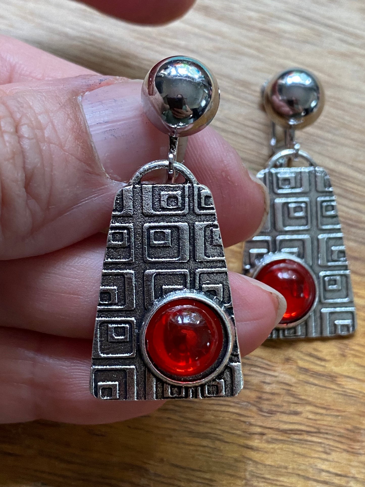 Dangling red cabochon geometric clip on earrings (Hinged screwback closures)