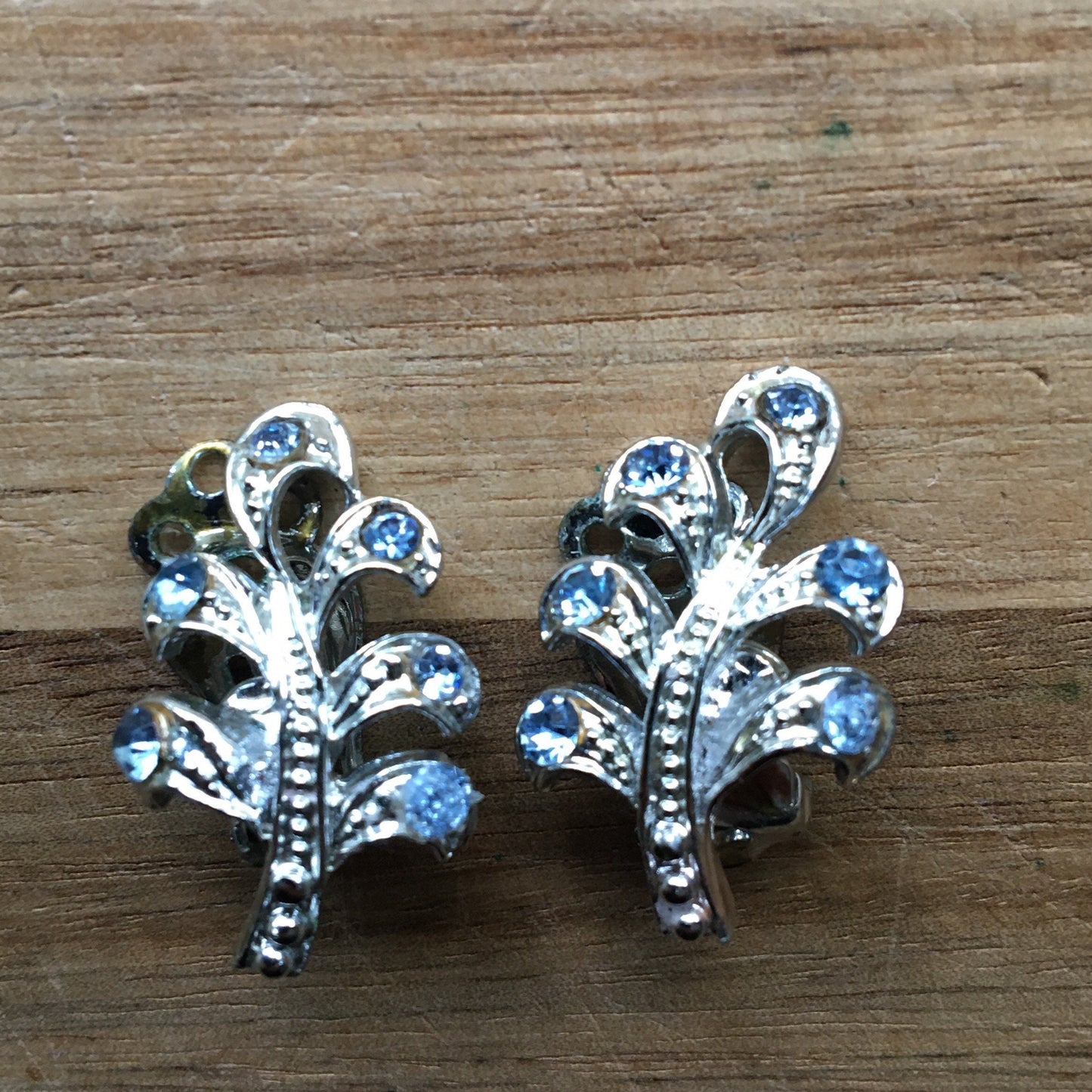 vintage rhinestone clip on earrings