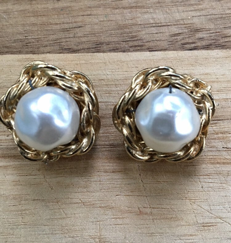 Vintage faux pearl clip on earrings