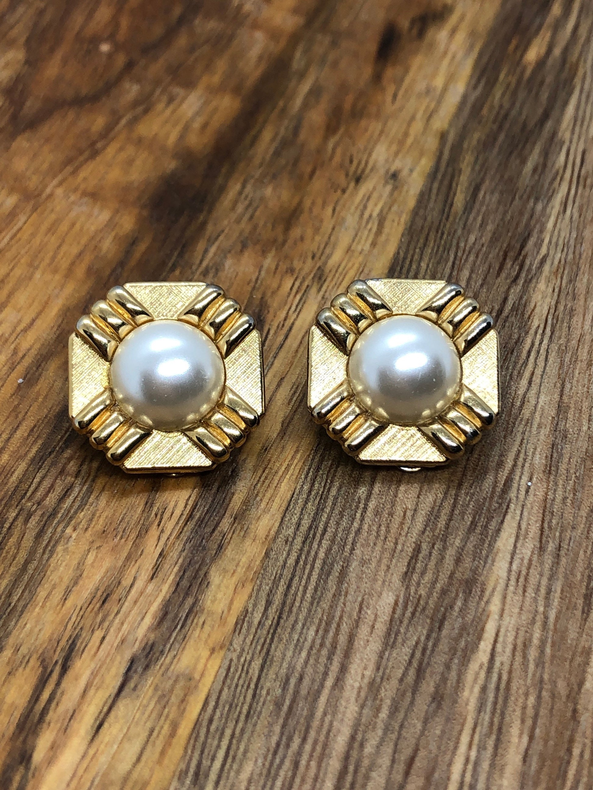 Vintage faux pearl clip on earrings