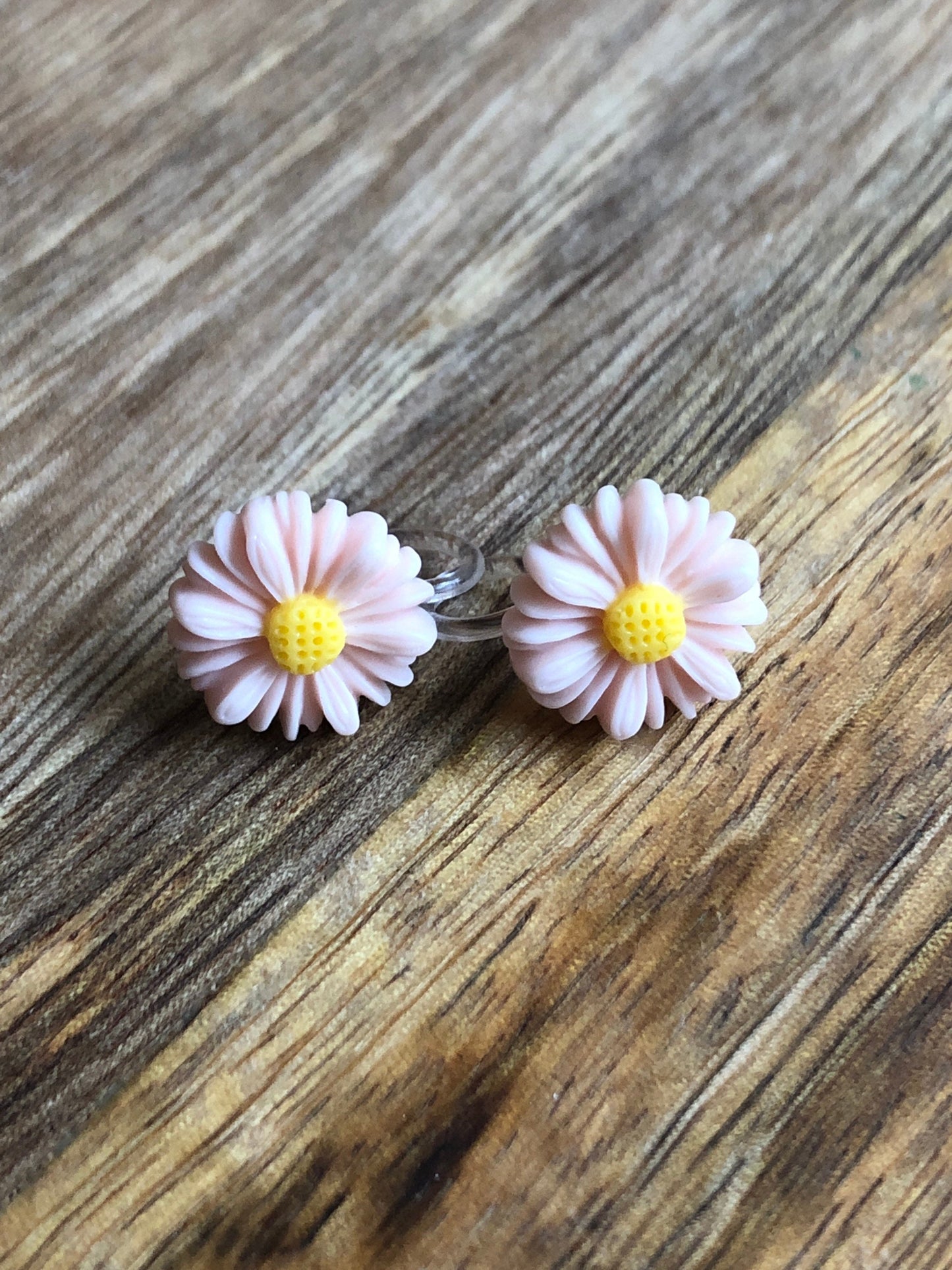 Lightweight resin daisy clip on earrings no pierce earrings for unpierced ears