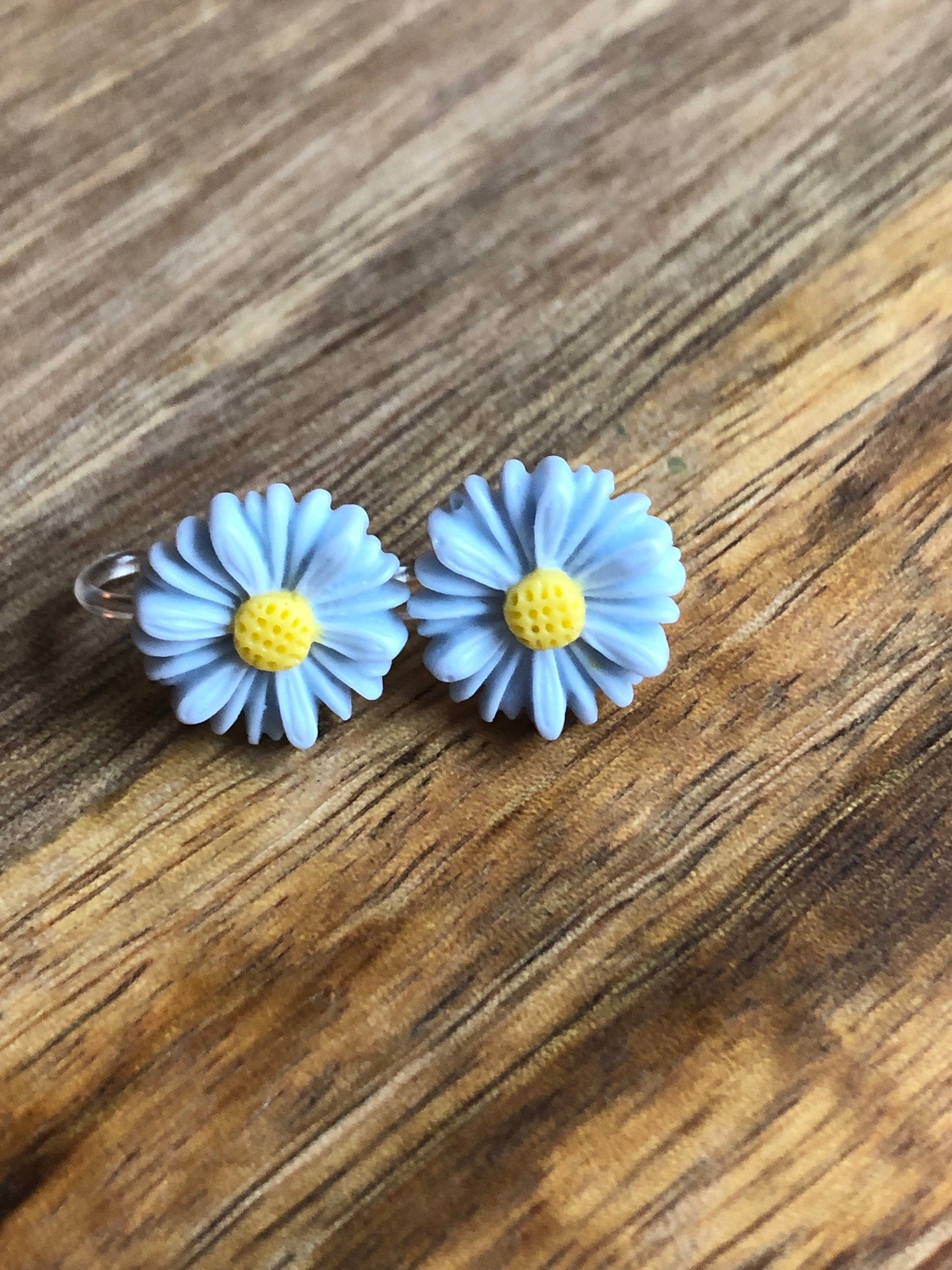 Lightweight resin daisy clip on earrings no pierce earrings for unpierced ears