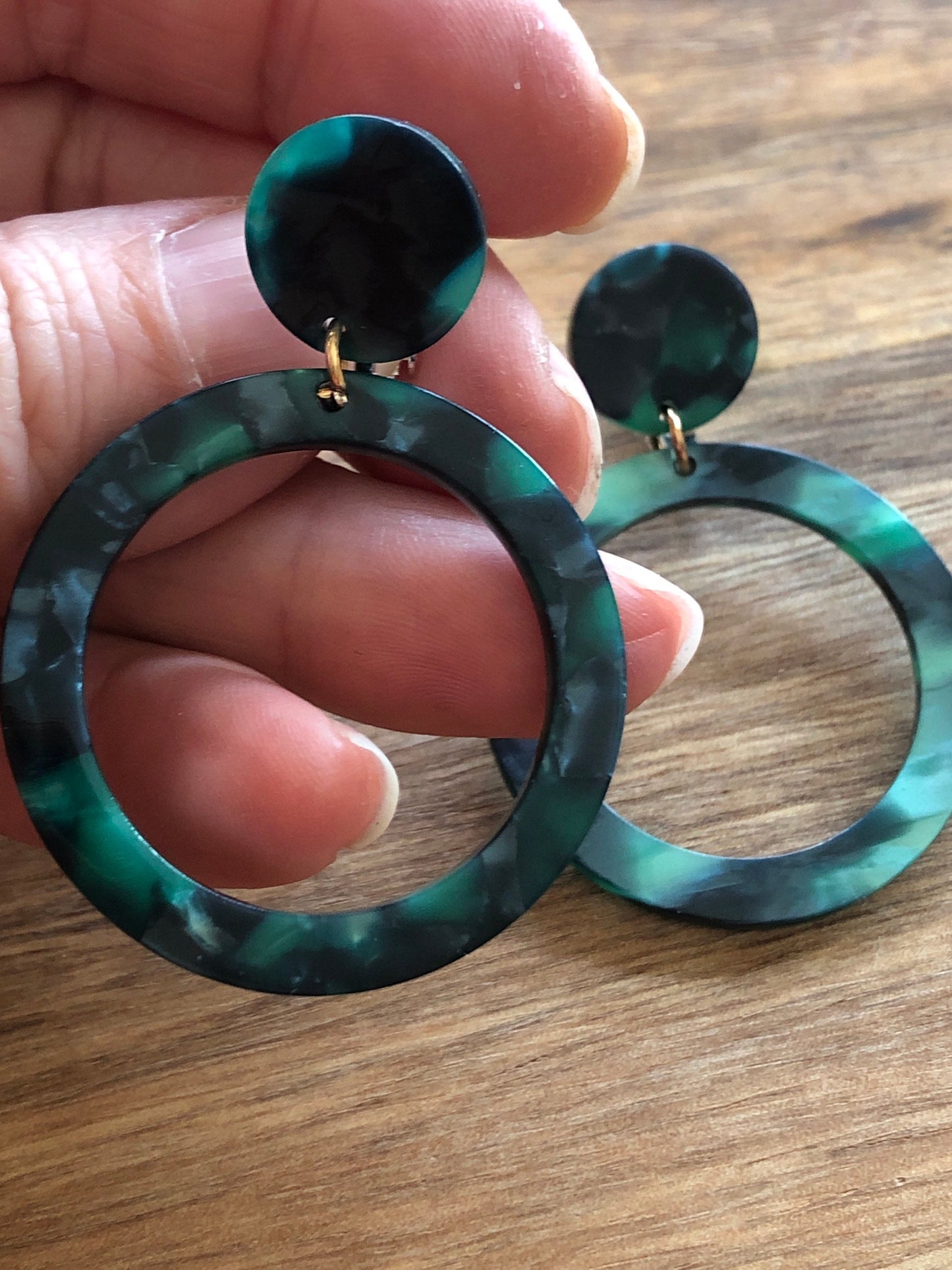 Dangling acetate tortoiseshell hoop clip on earrings