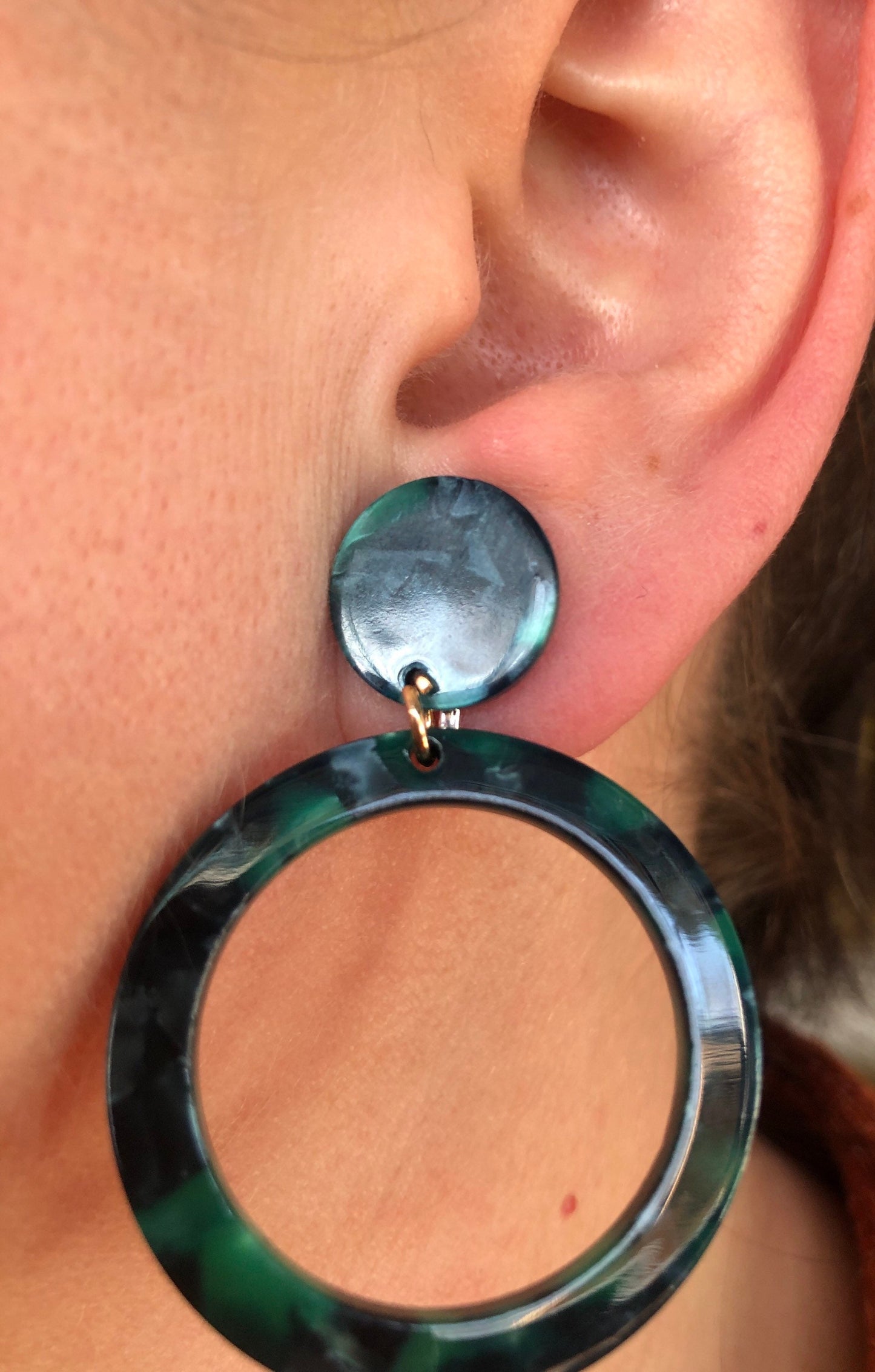 Dangling acetate tortoiseshell hoop clip on earrings