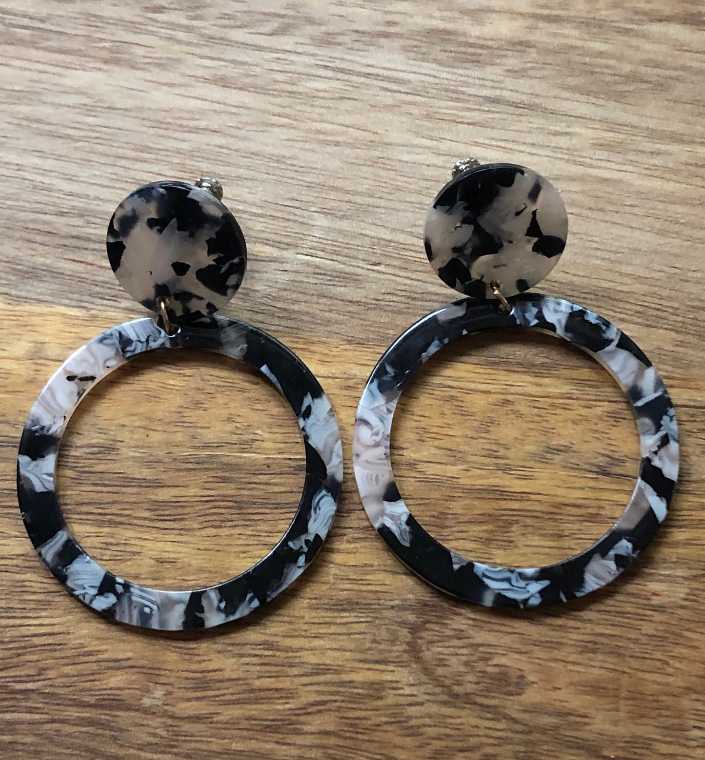 Biggest trendy dangling acetate tortoiseshell hoop clip on earrings