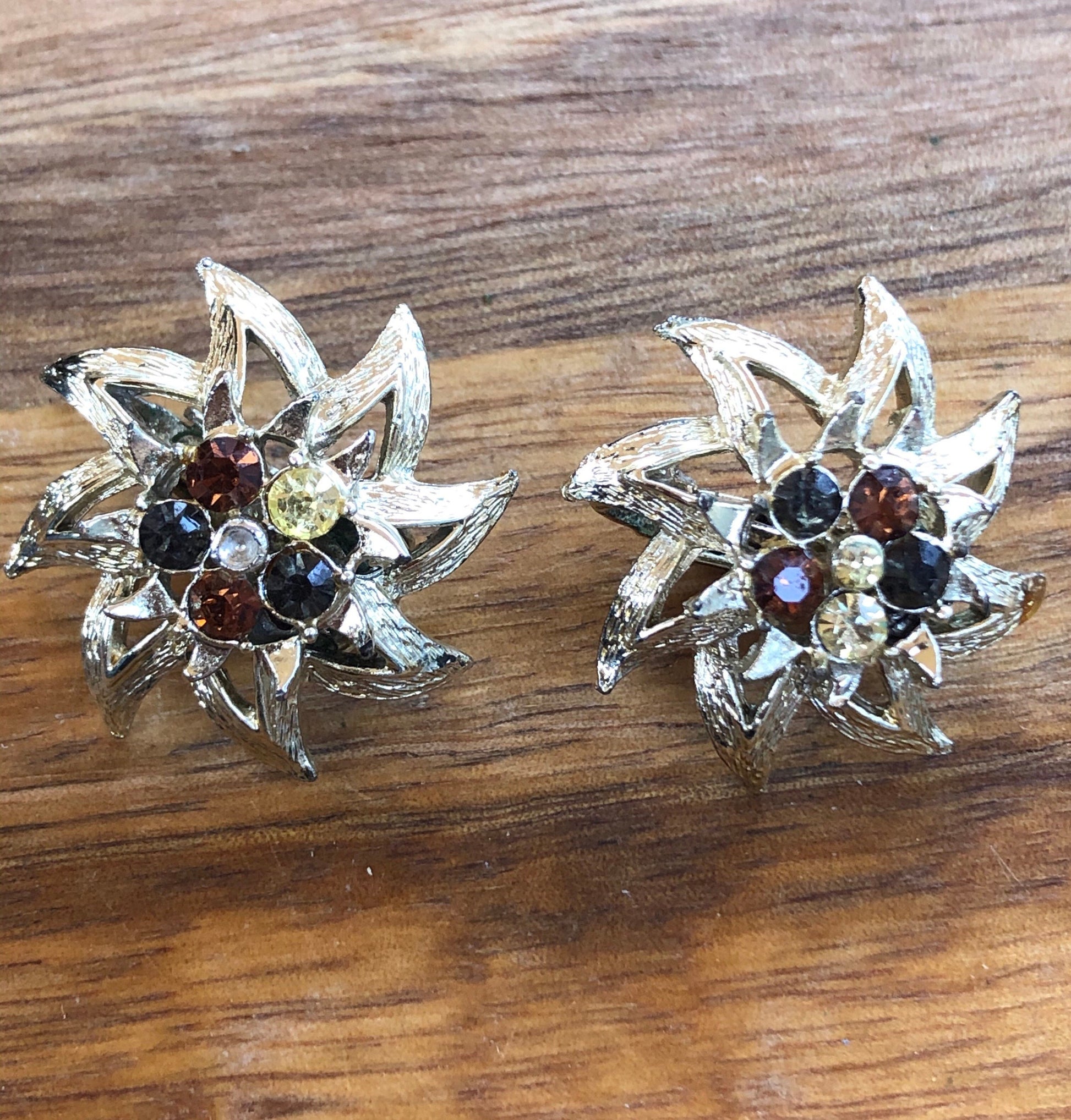 vintage rhinestone clip on earrings