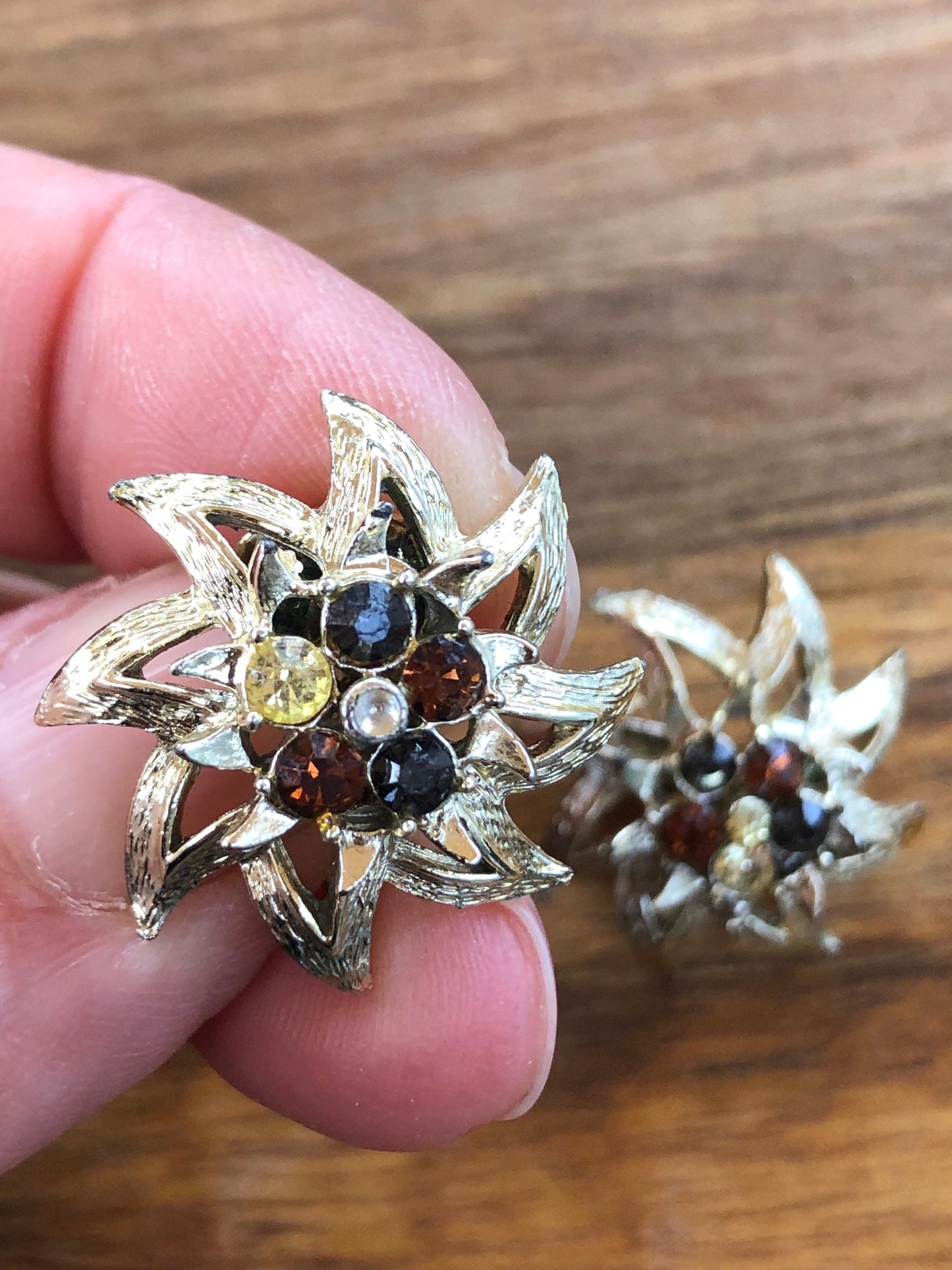 Vintage brown rhinestone starburst clip on earrings