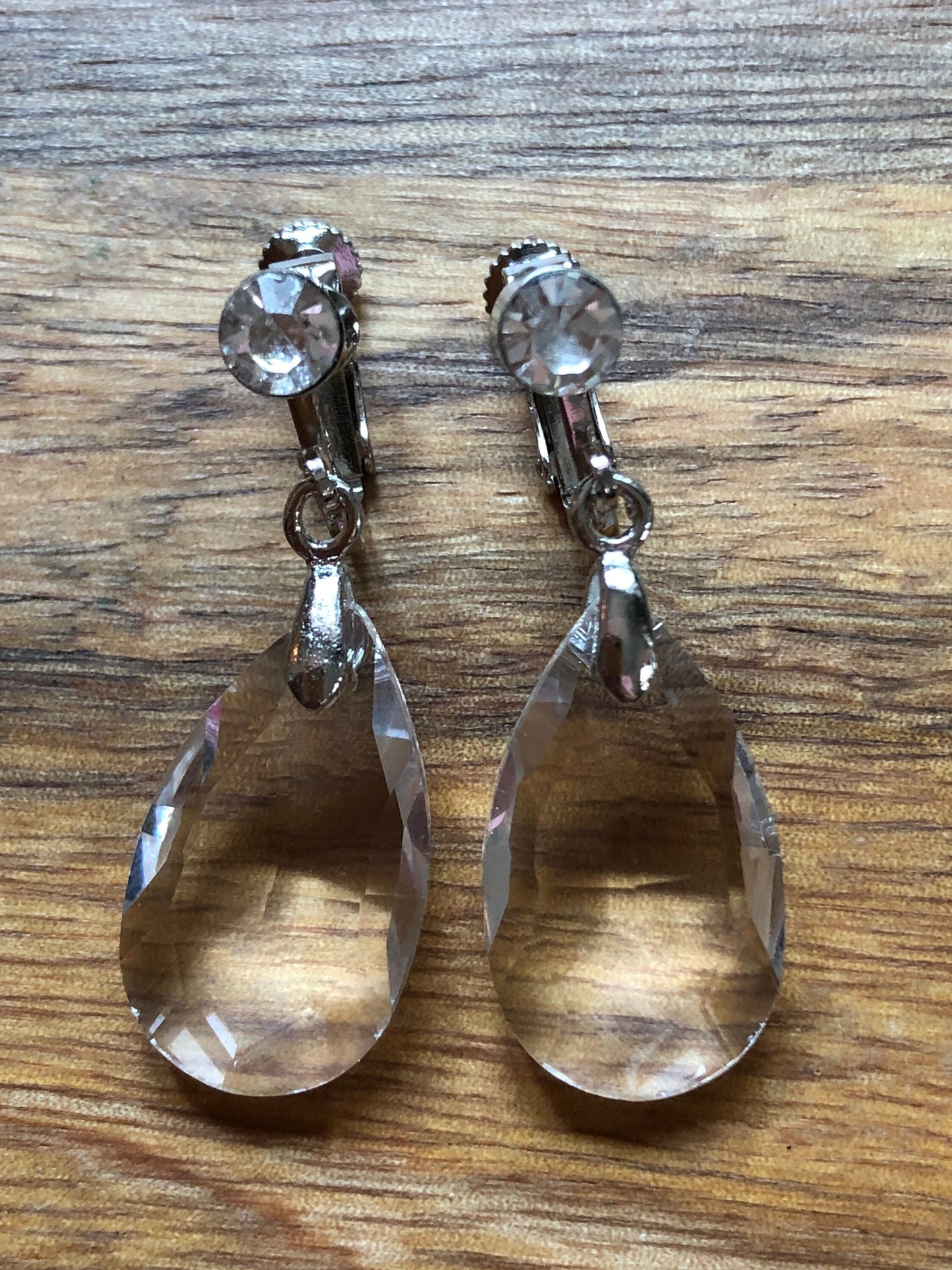 Dangling teardrop clip on earrings (screw on closures |no pierce | clip-on)