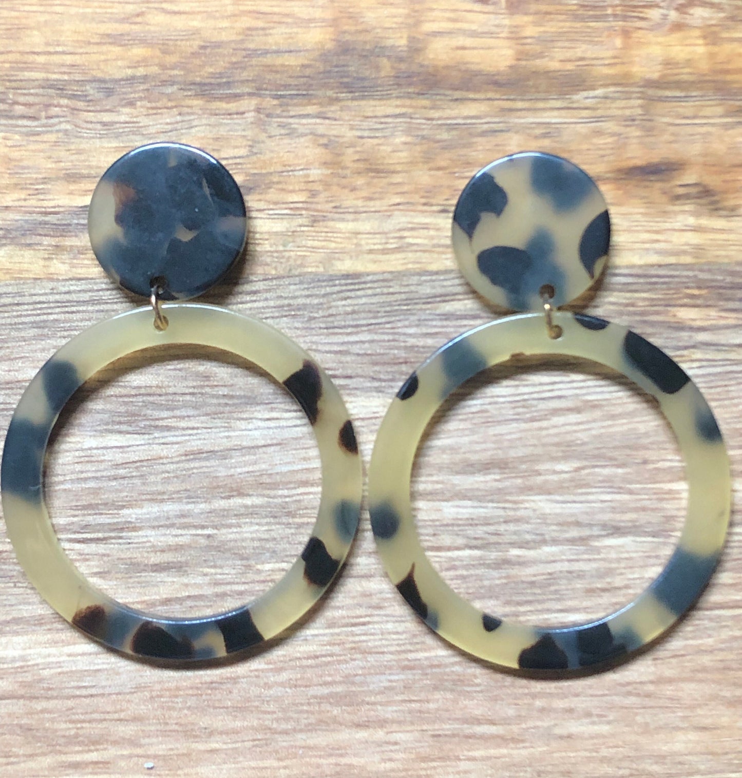 Biggest trendy dangling acetate tortoiseshell hoop clip on earrings