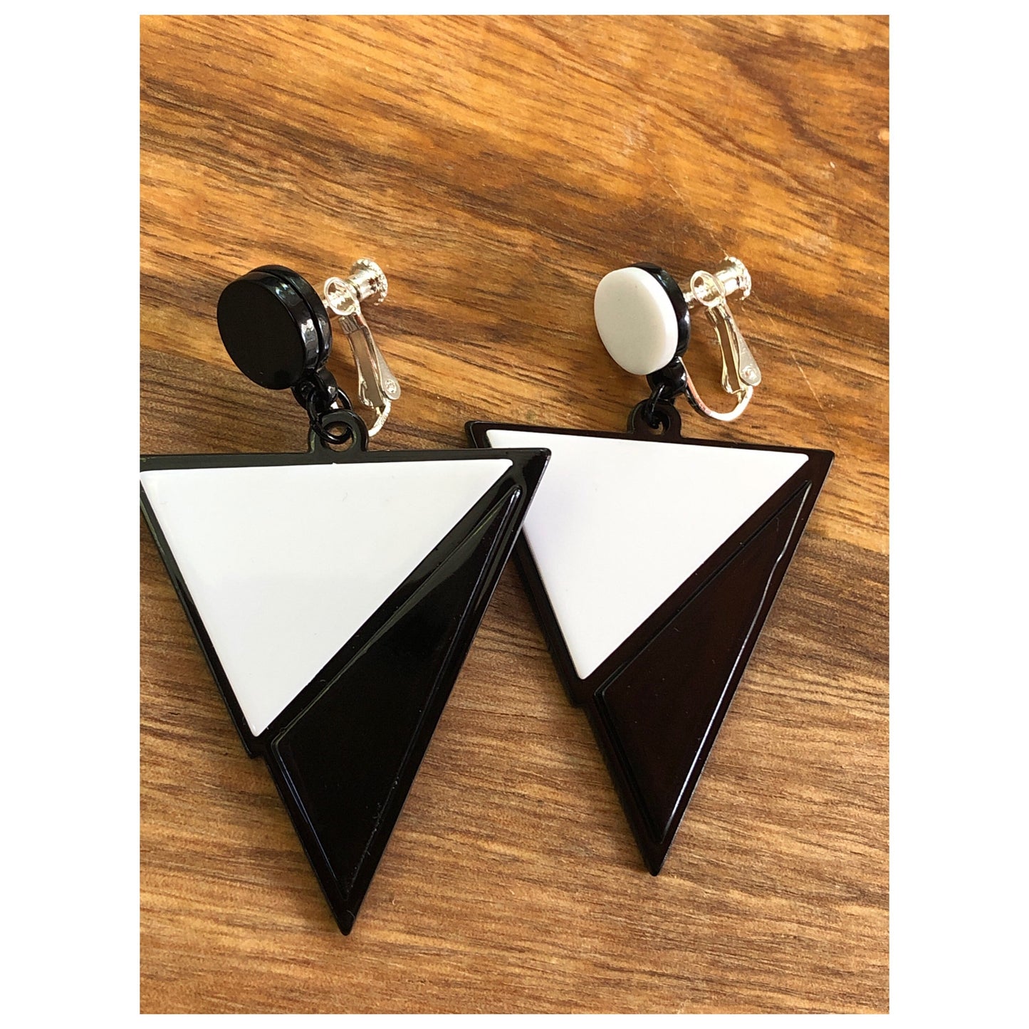 Asymmetrical retro dangling black and white plastic triangle clip on earrings