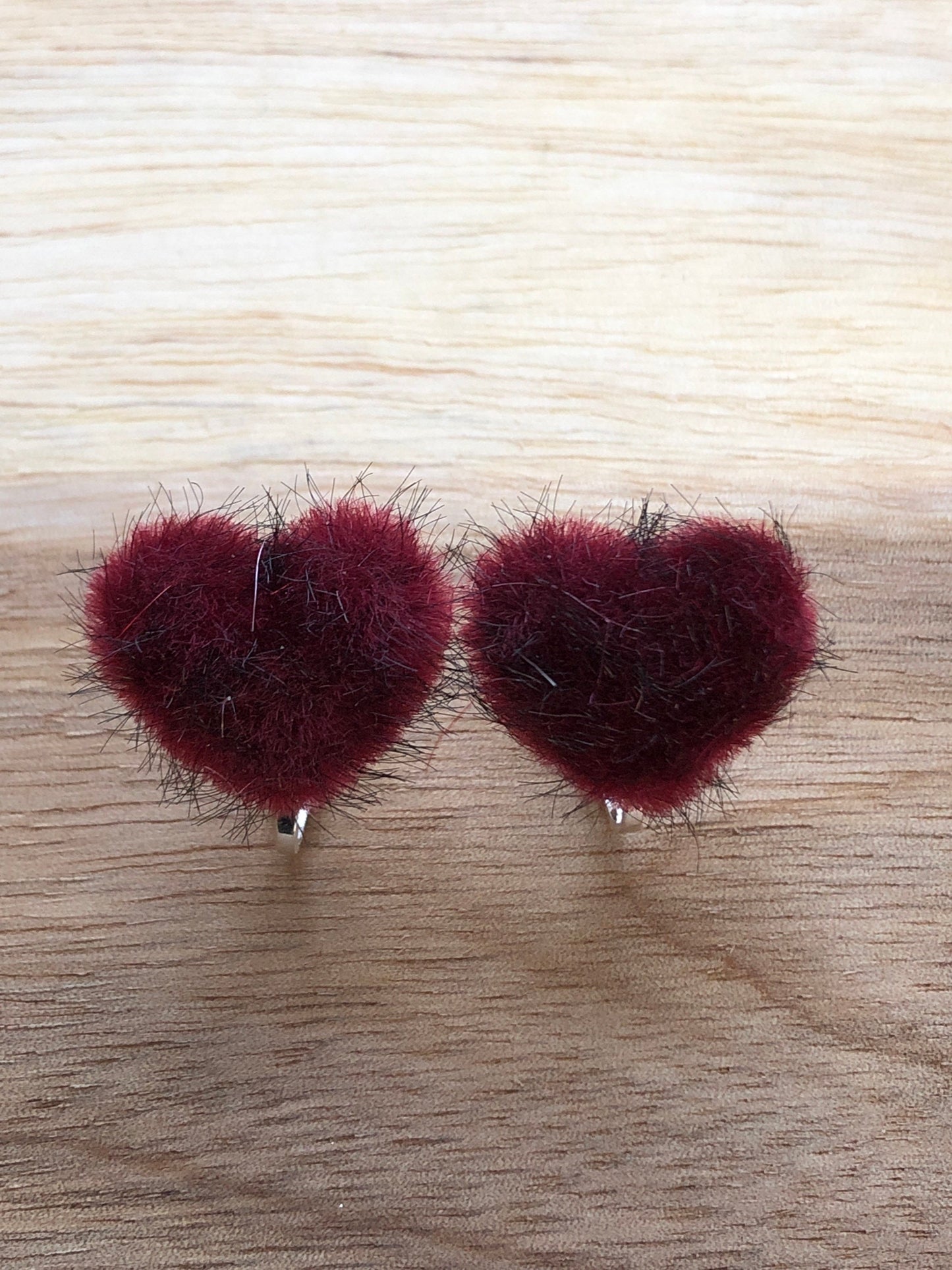 Fuzzy heart clip on earrings (no pierce| screwback)