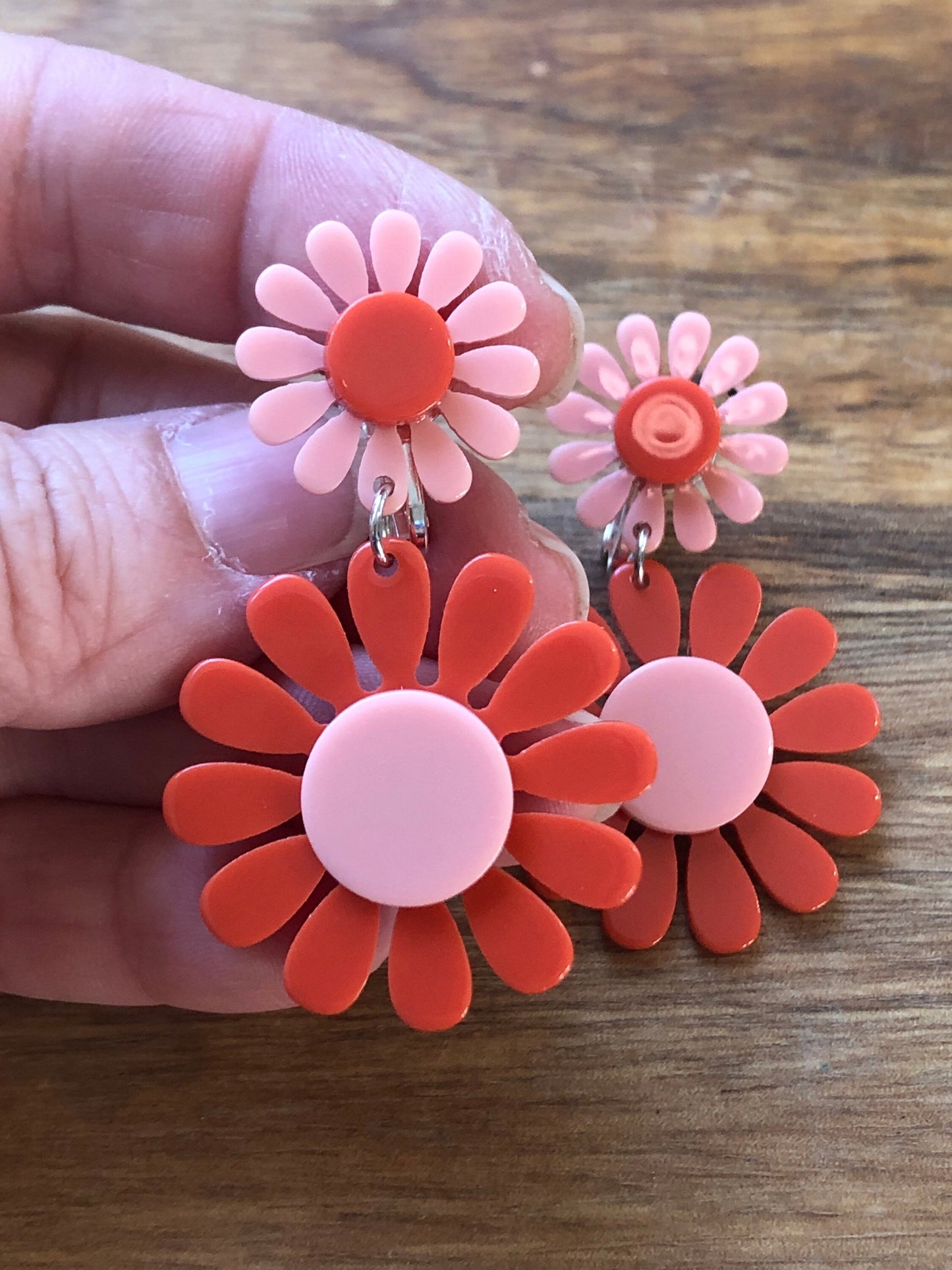 Dangling clip on earrings pink and coral daisies flowers (screwback)