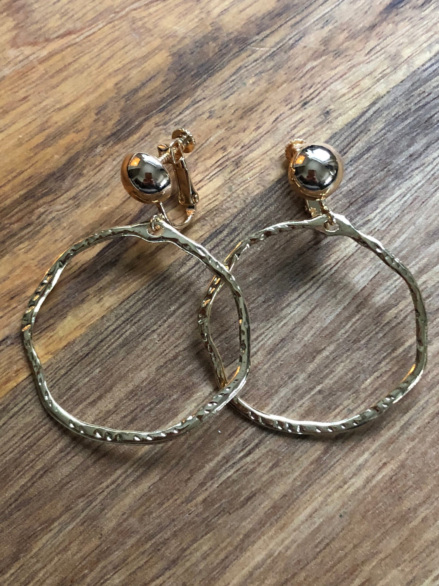 Dangling hoop clip on earrings (gold/silver) screwback