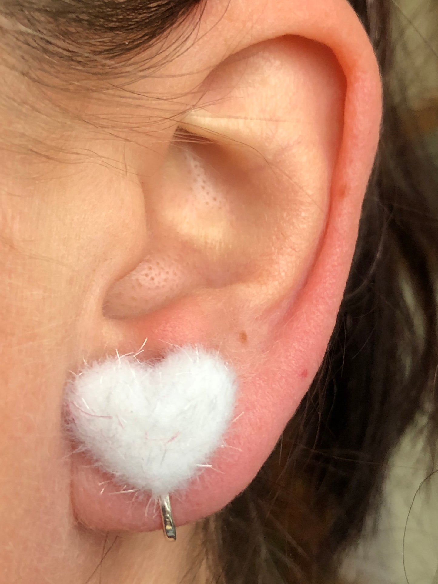 Fuzzy heart clip on earrings (no pierce| screwback)