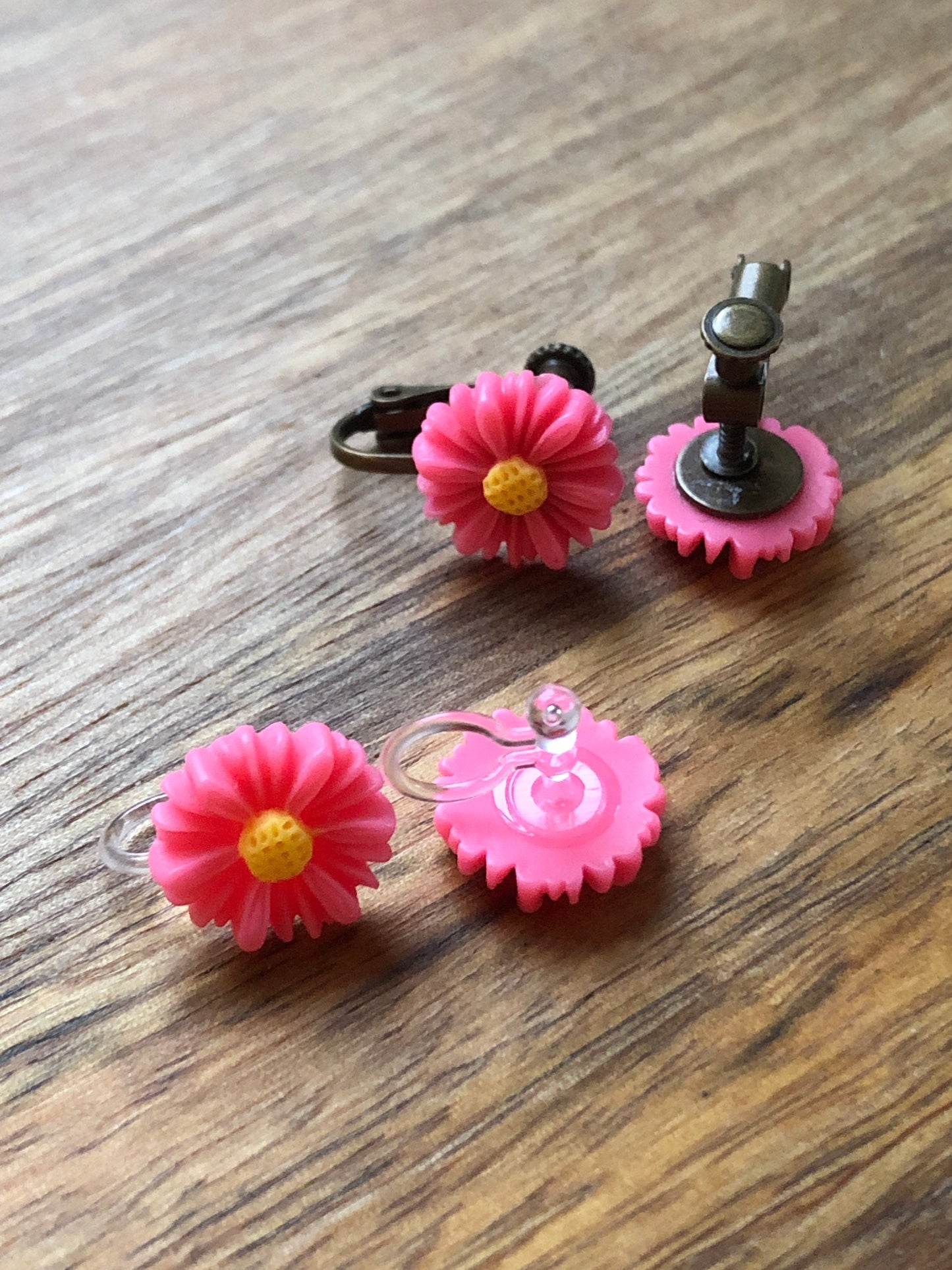 Lightweight resin daisy clip on earrings no pierce earrings for unpierced ears