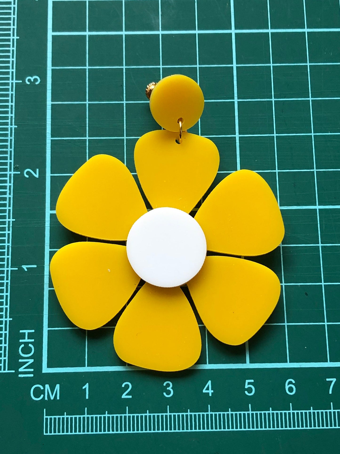 Dangling queen sized clip on earrings - huge yellow and white plastic flowers (screwback)