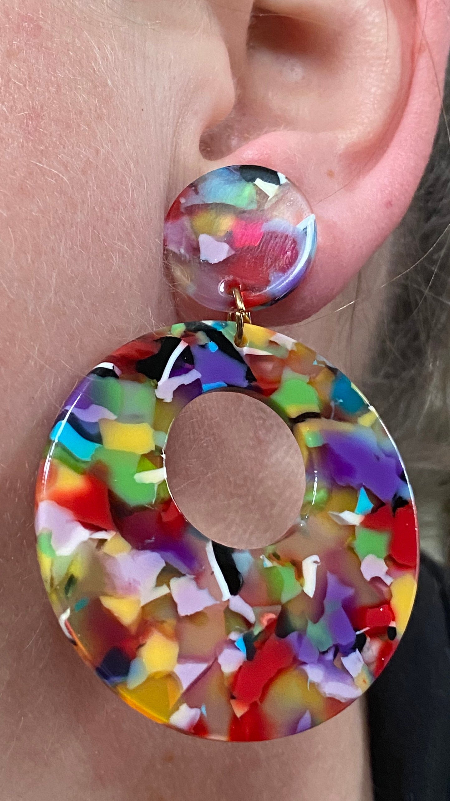 Dangling rainbow or white acetate tortoiseshell wide hoop clip on earrings (large)