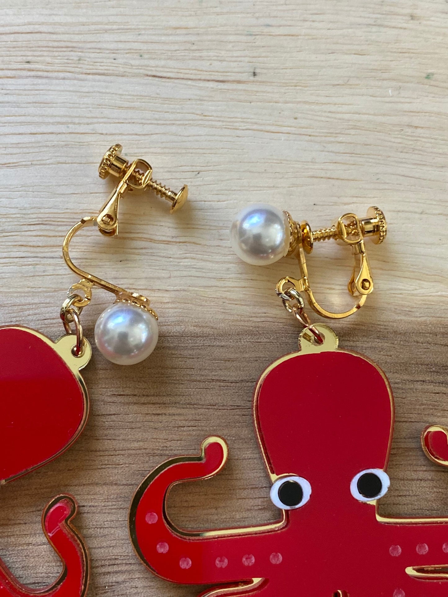 Octopearls! Giant Dangling octopus clip on earrings (hinged screw on|screwback)