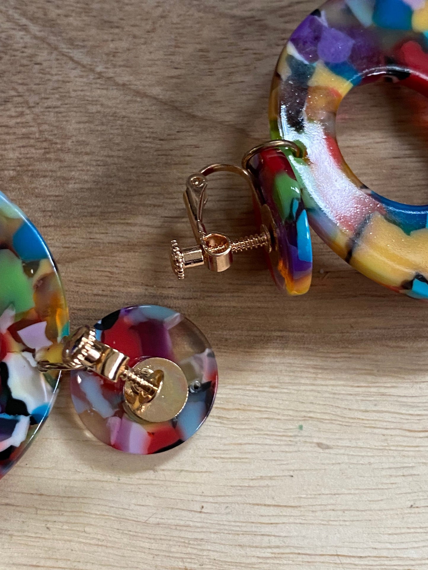 Dangling rainbow or white acetate tortoiseshell wide hoop clip on earrings (large)