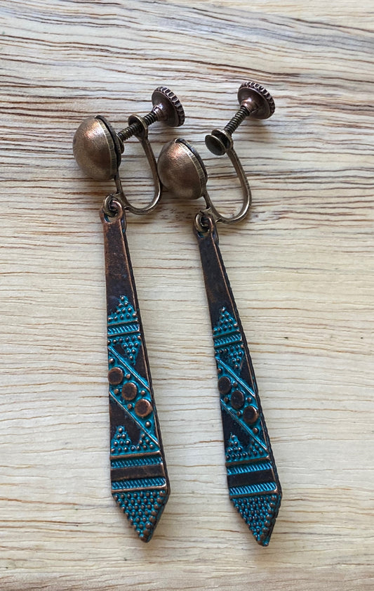 Dangling bronze spear clip on earrings (no pierce | screwback)