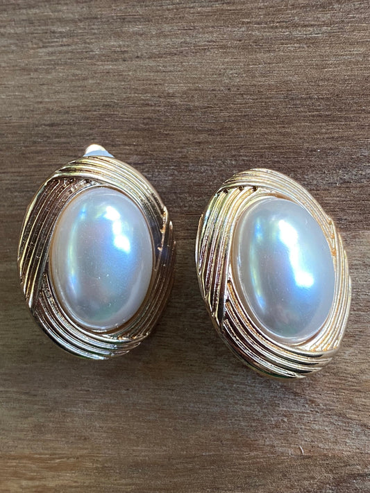 Vintage faux pearl clip on earrings