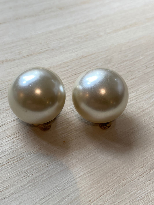 faux pearl clip on earrings