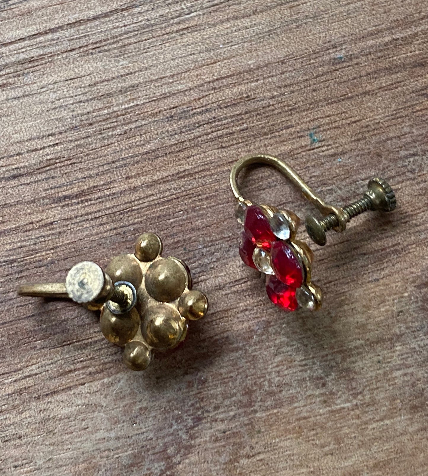 Vintage tiny red rhinestone clip on stud earrings, screwback rhinestone earrings