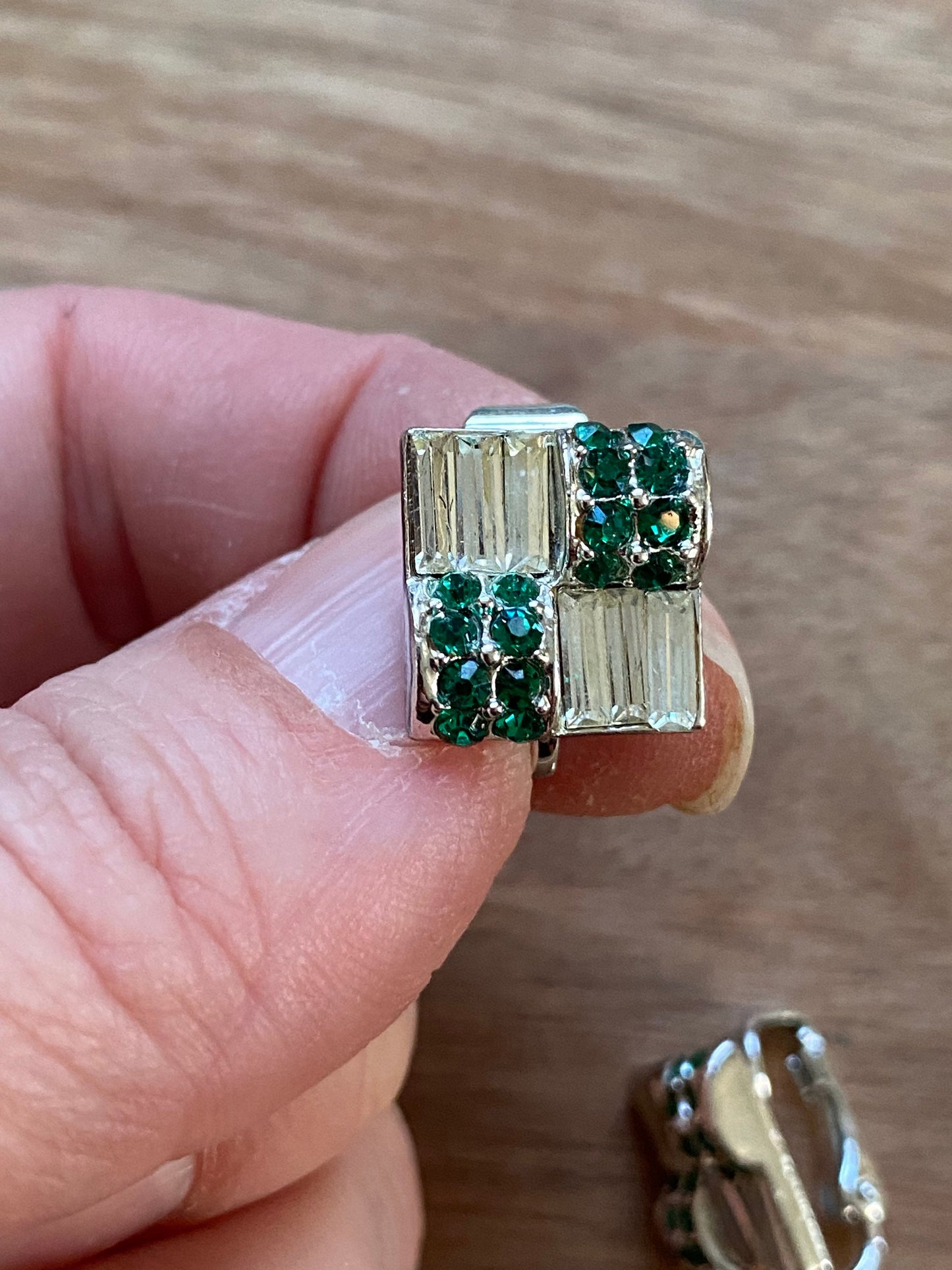 Vintage square green rhinestone earrings (screwback) | clip on green earrings