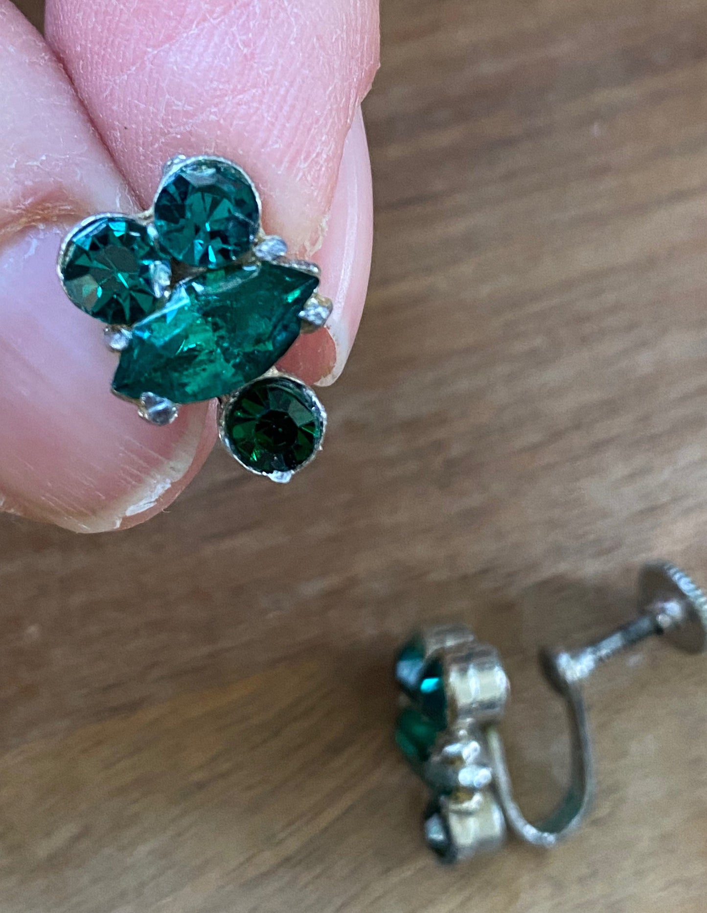 Vintage green rhinestone clip on stud earrings