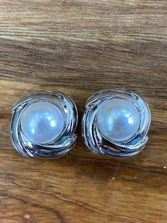 faux pearl clip on earrings