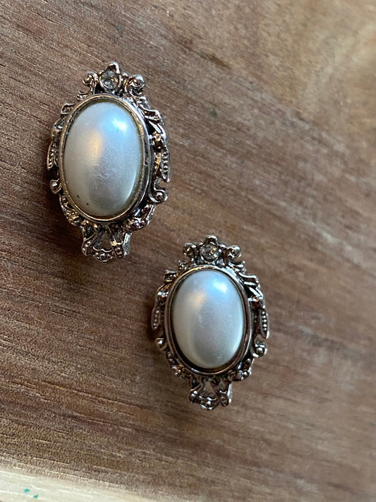 faux pearl clip on earrings