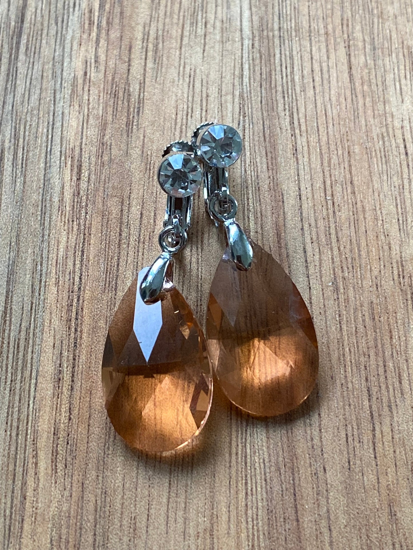 Dangling teardrop clip on earrings (screw on closures |no pierce | clip-on)