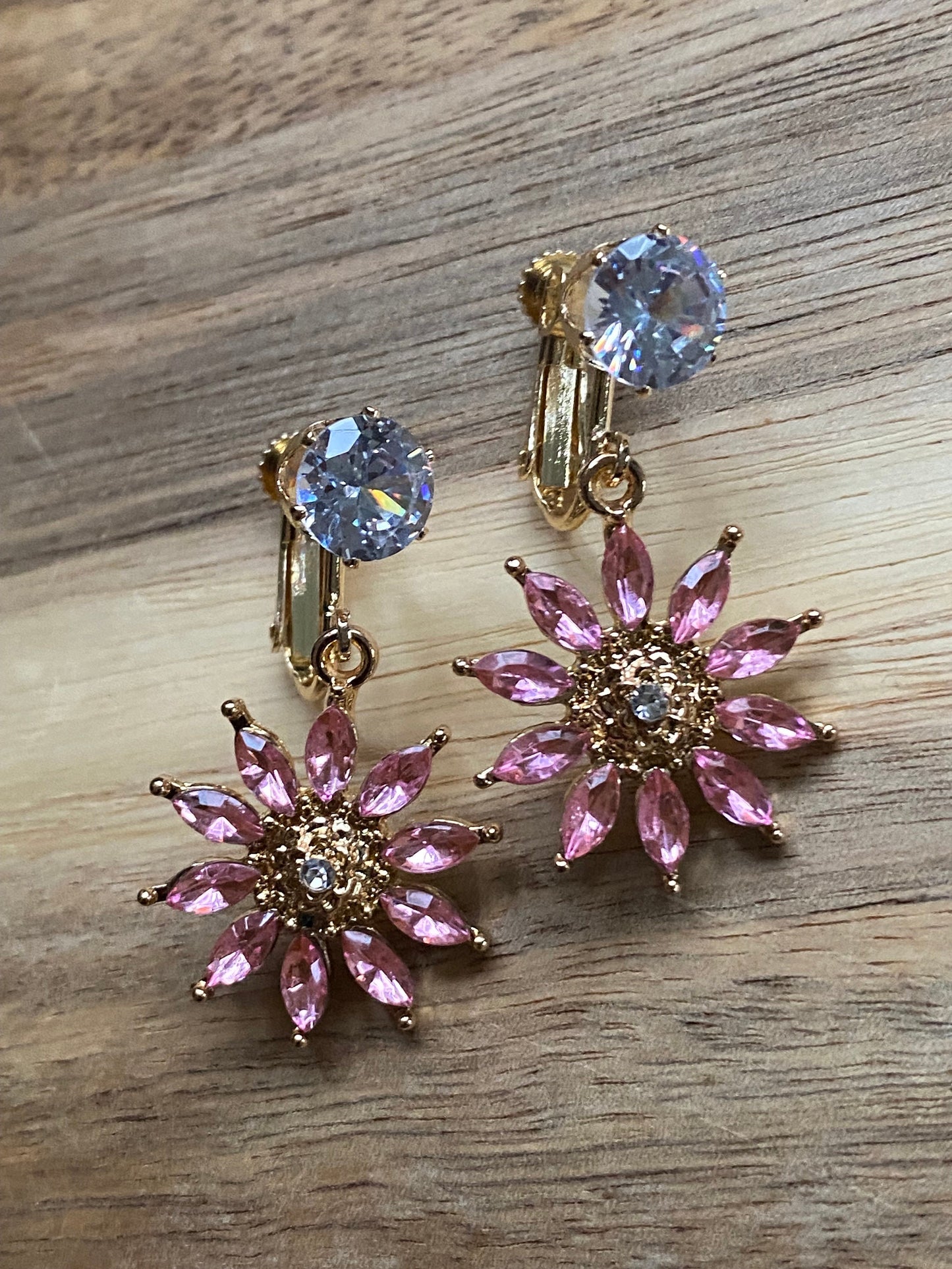 Dangling rhinestone daisy screwback earrings (no piercing | clip on)