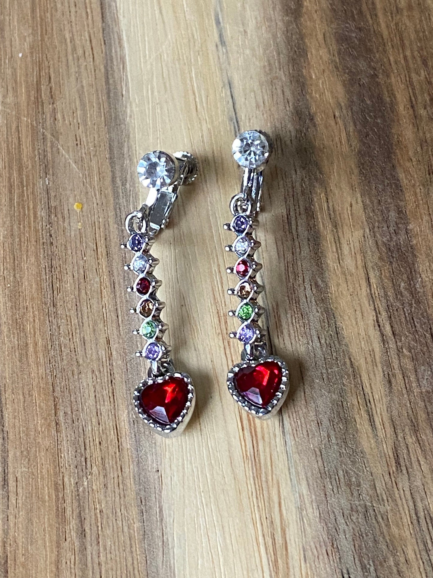 Dangling rhinestone heart screwback earrings (no piercing | clip on)