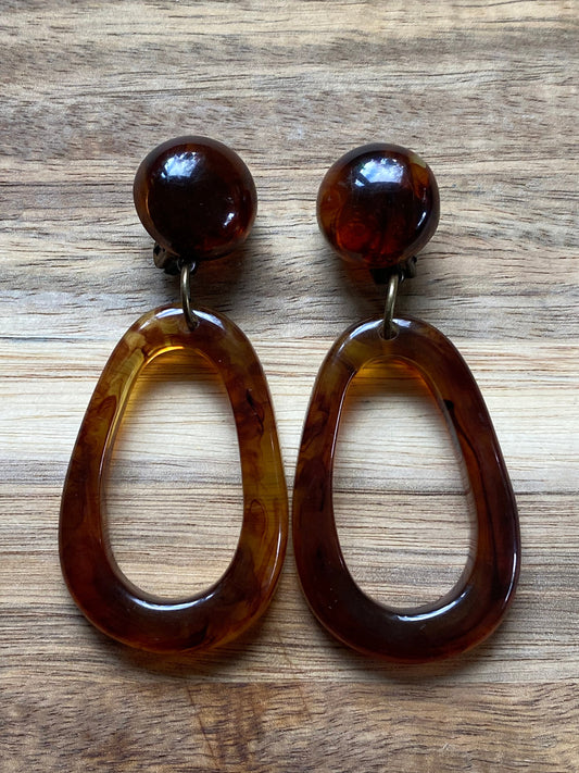 Dangling neutral hoop clip on earrings, brown tortoiseshell