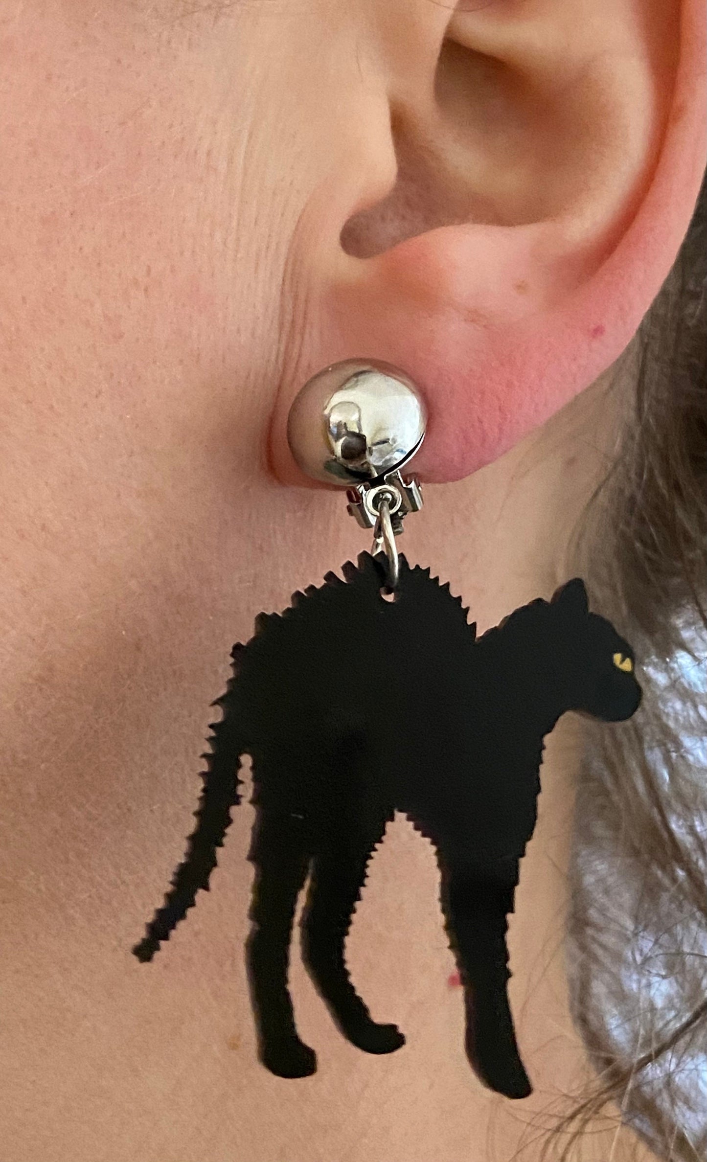 Dangling plastic black cat Halloween clip on earrings