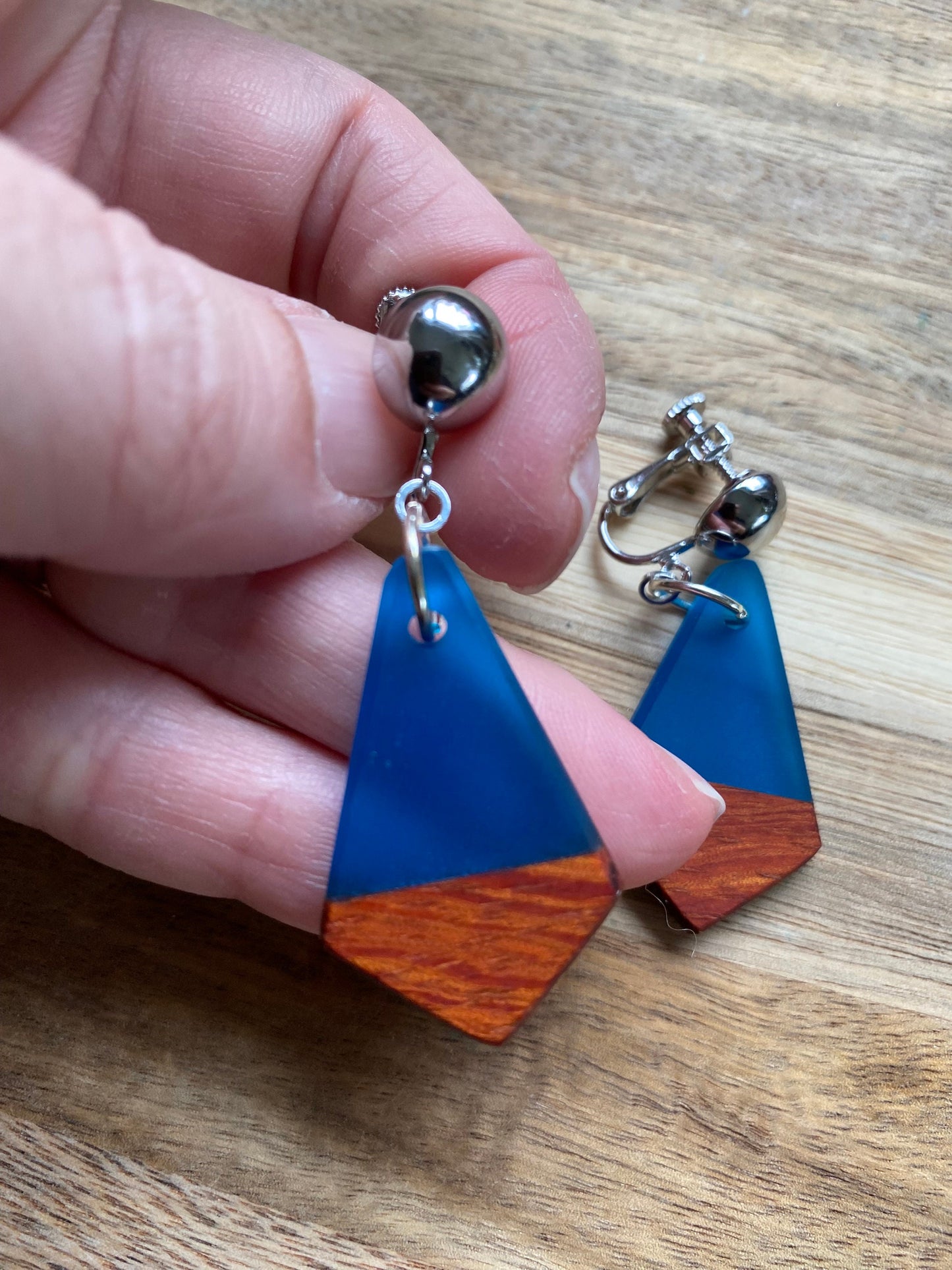 Dangling clip on wood and resin earrings, large wood and resin diamonds, blue or pink screw back earrings