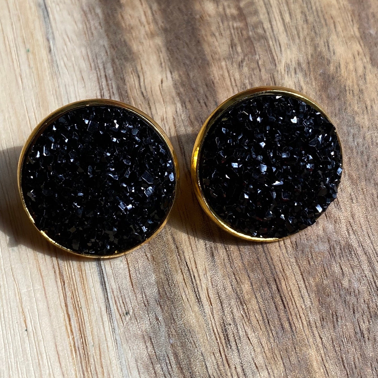 20mm druzy earrings in white and black