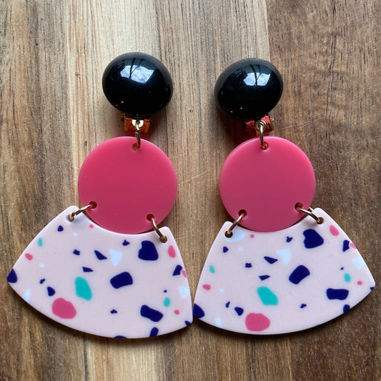 Trendy dangling plastic 80s style clip on earrings