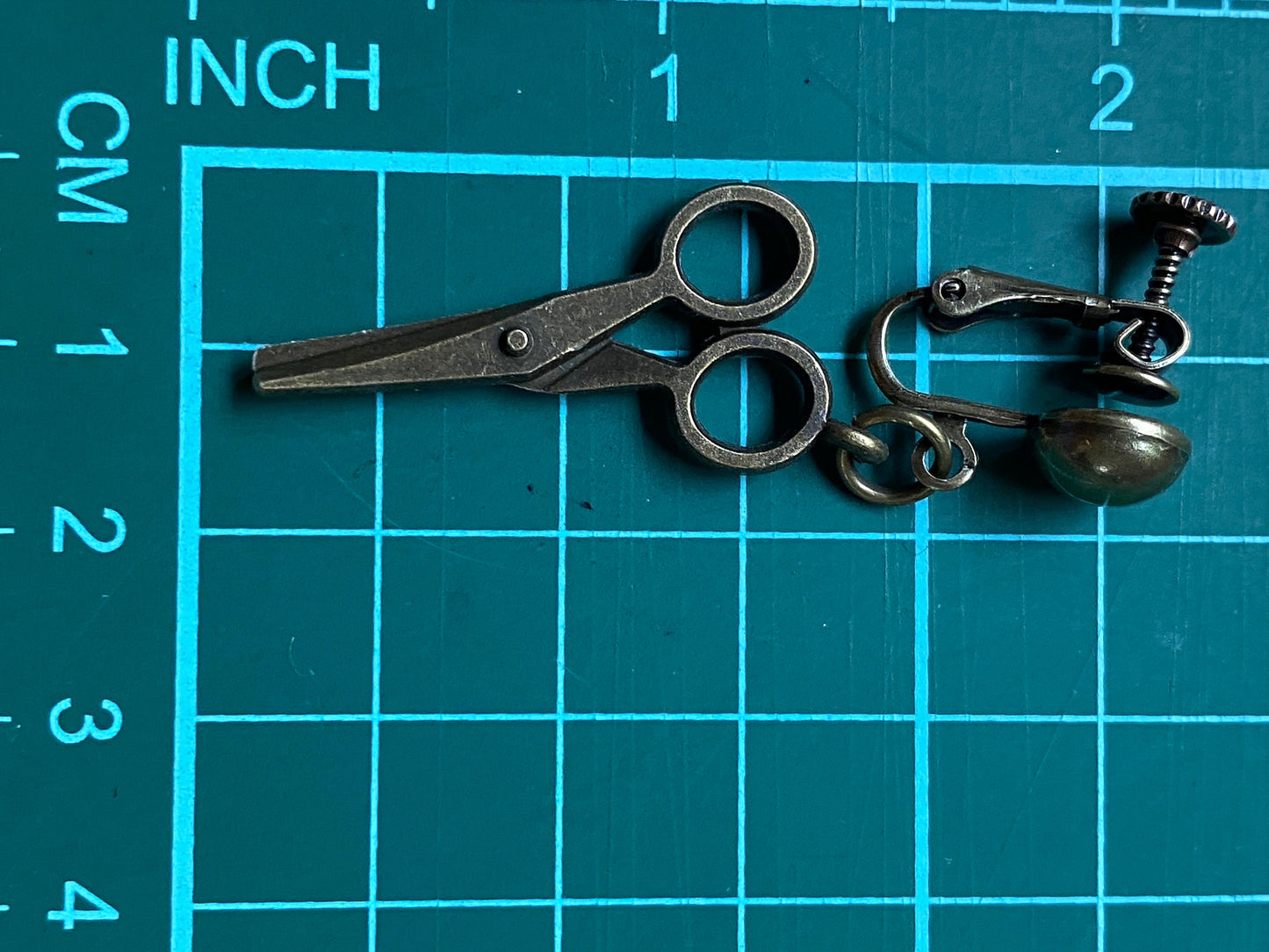 Simple scissors Dangling clip on earrings, novelty hinged screwback earrings