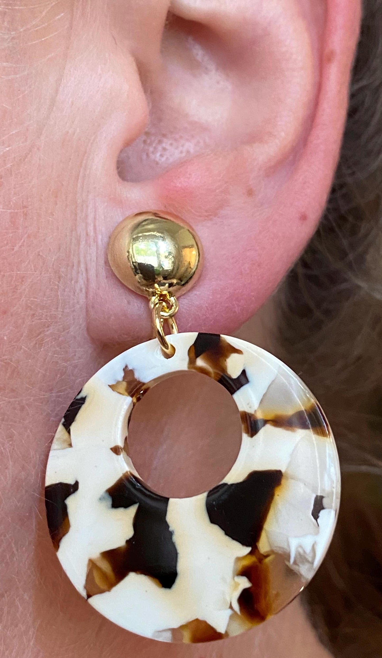 Dangling acetate tortoiseshell hoop clip on earrings