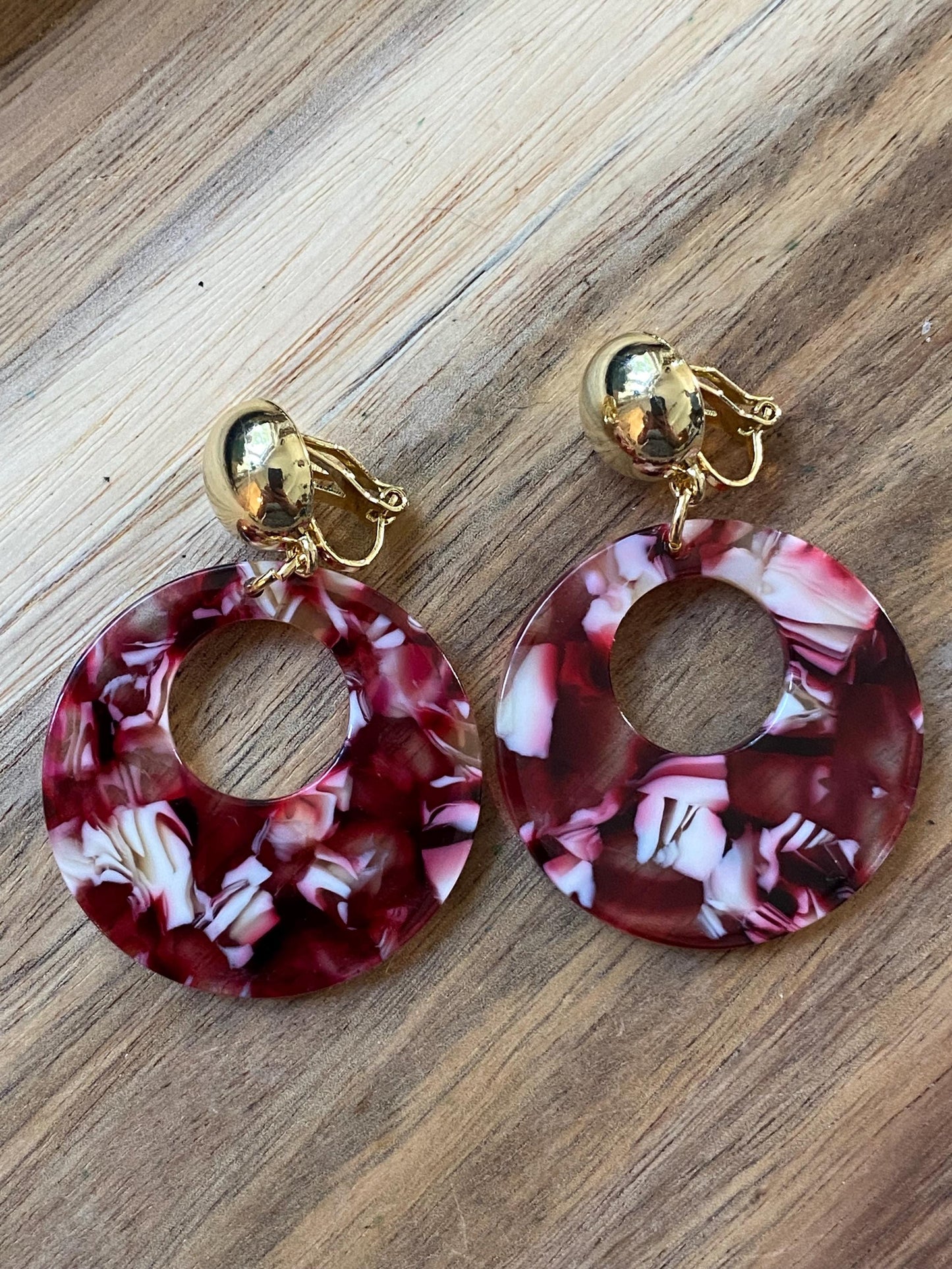 Dangling acetate tortoiseshell hoop clip on earrings