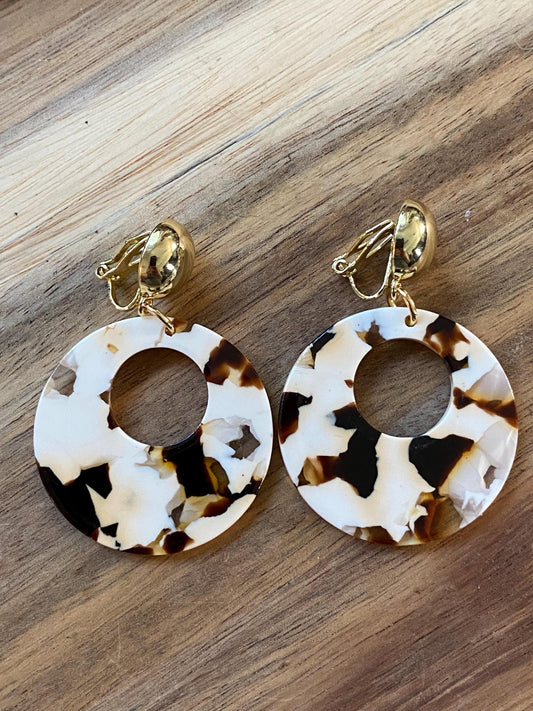 Dangling acetate tortoiseshell hoop clip on earrings