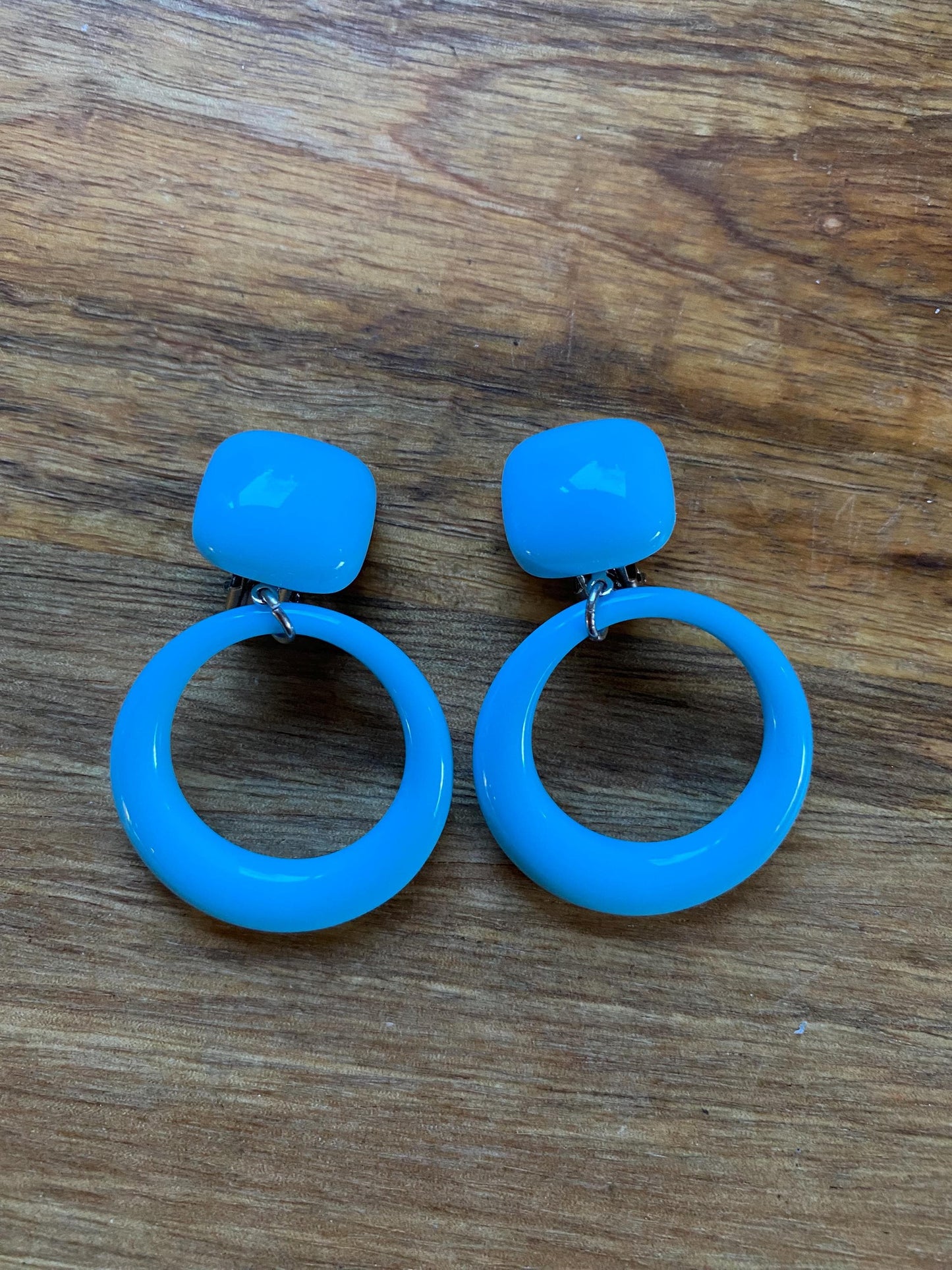 Trendy dangling blue drop hoop clip on earrings, dangling handmade earrings, modern clip on earrings for unpierced ears