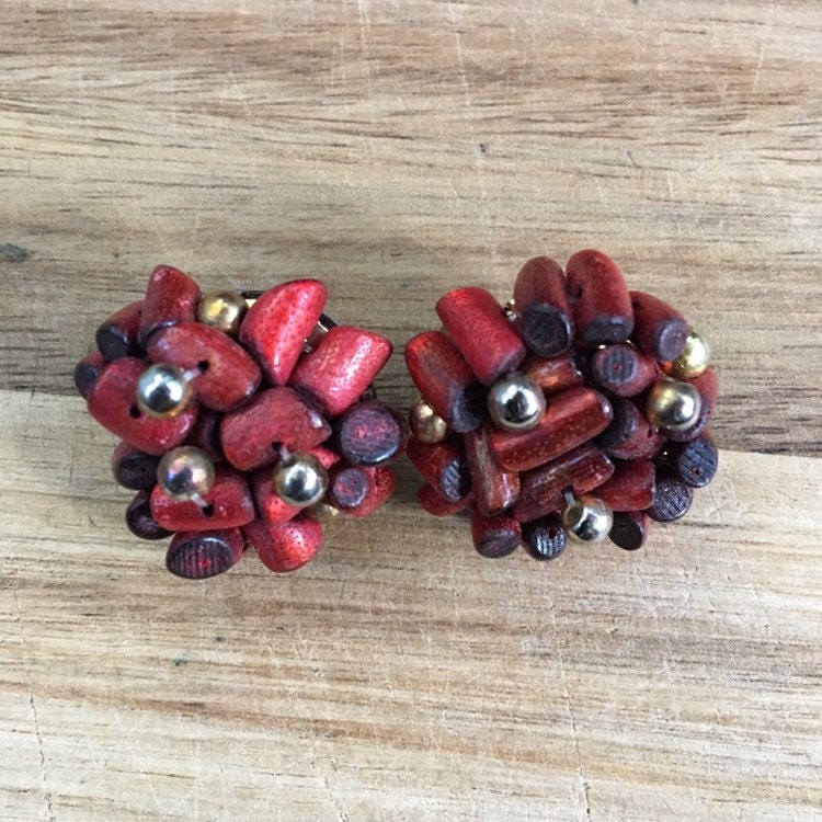 1950s cluster beaded clip on earrings