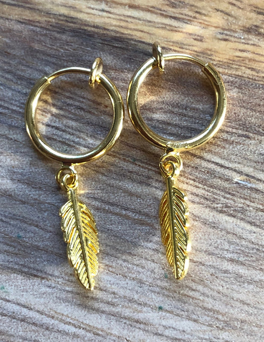 Dangling golden feather clip on earrings (huggie| spring hoop), small earrings for unpierced ears