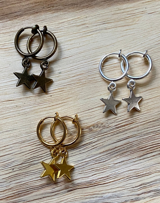 Tiny star dangling spring hoop clip on earrings (no pierce | huggie) | bronze, silver gold star